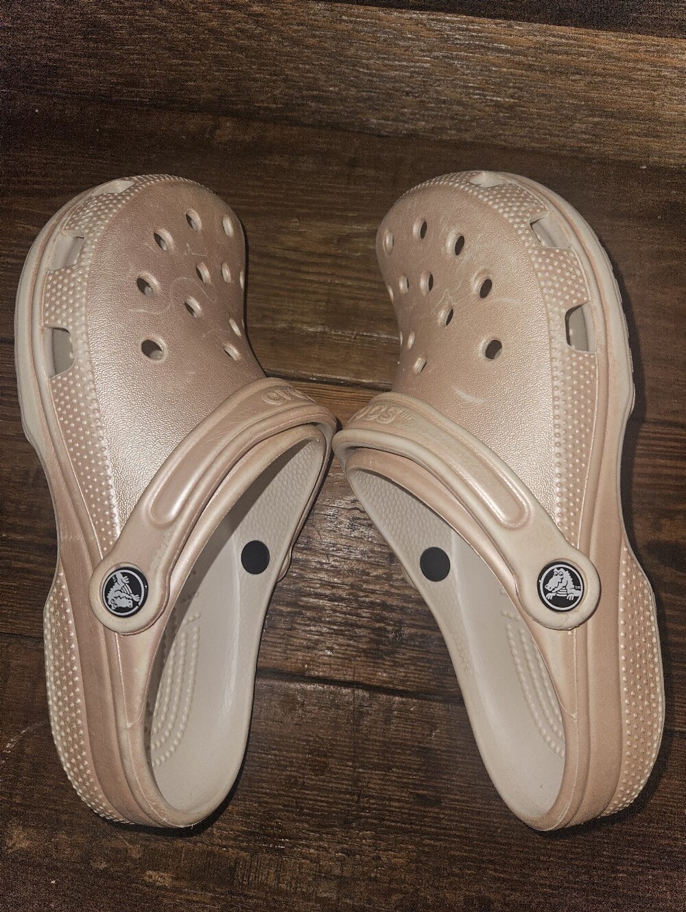 Crocs Classic Clog in Metallic Blush (Gold Pink)